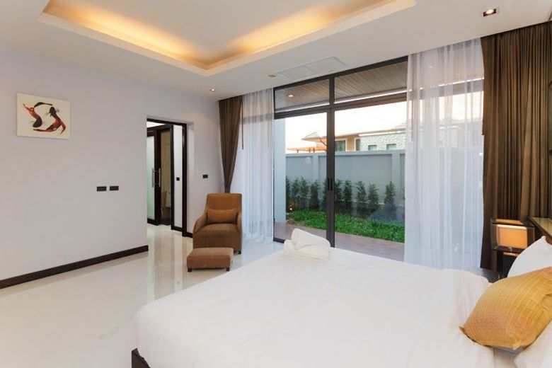 Stunning 3 Bedroom Ocean View Villa for Sale in Rawai, Phuket