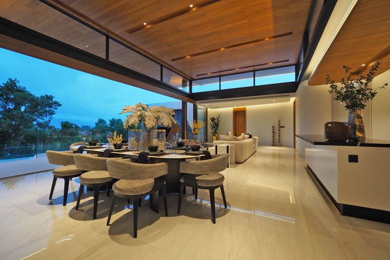 5 Bedroom Modern Pool Villa for Sale in Choeng Thale, Phuket