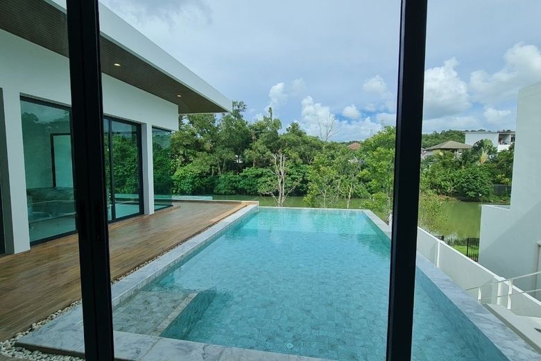 3 Bedroom Villa for Sale in Ko Kaeo, Phuket