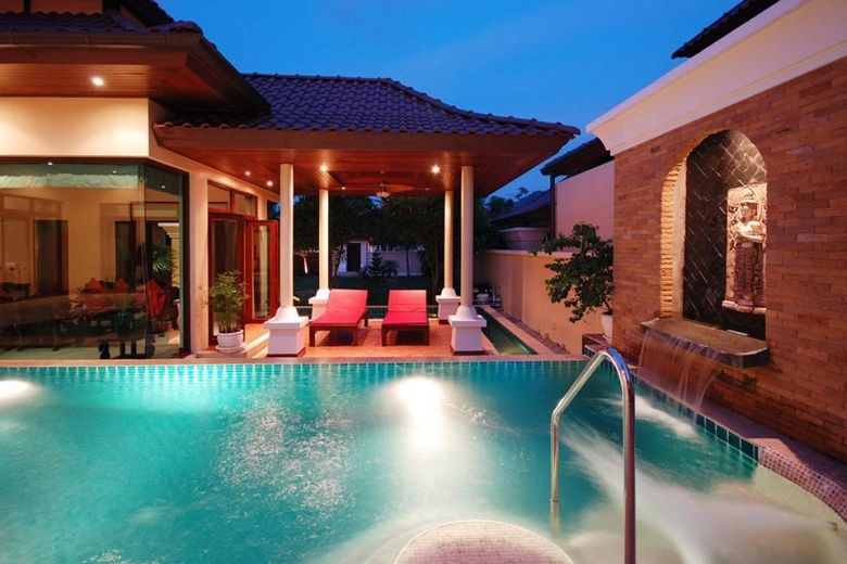 3 Bedroom Villa for Sale in Choeng Thale, Phuket