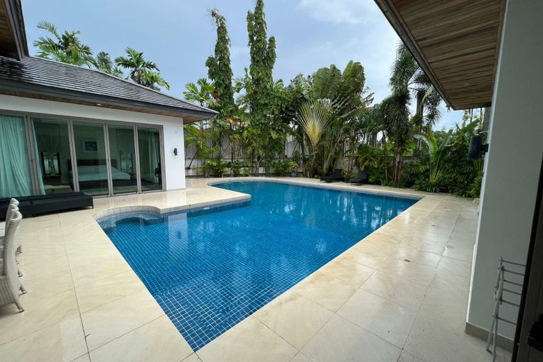 3 Bedroom Villa for Sale in Choeng Thale, Phuket