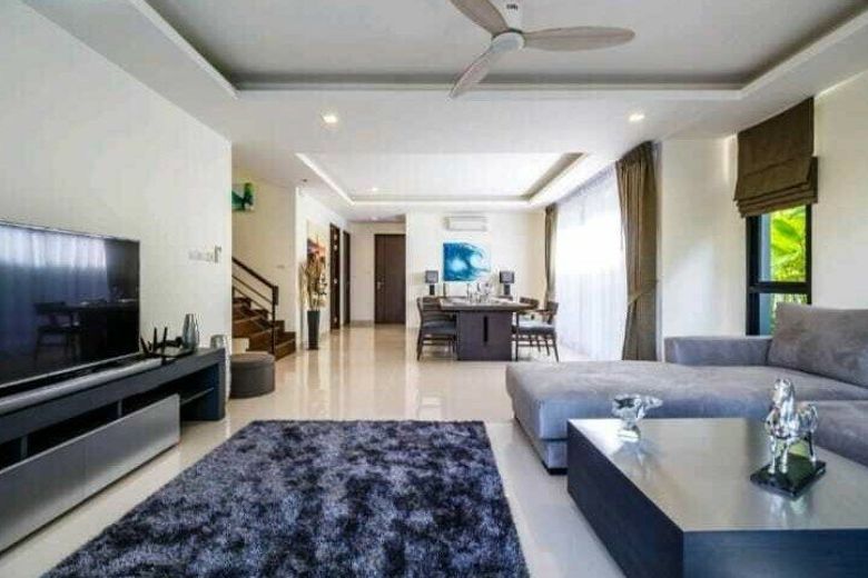 5 Bedroom Beautiful Villa for Sale in Choeng Thale, Phuket