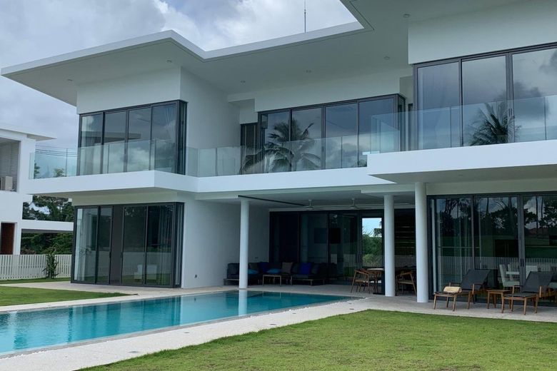 4 Bedroom Modern Villa for Sale in Choeng Thale, Phuket