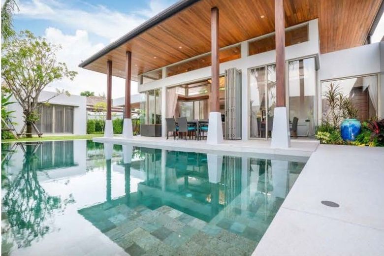 4 Bedroom Lake View Villa for Sale in Choeng Thale, Phuket