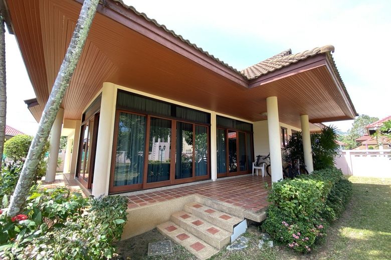 6 Bedroom Villa for Sale in Rawai, Phuket