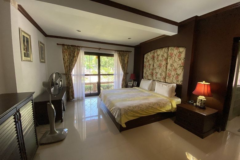 6 Bedroom Villa for Sale in Rawai, Phuket