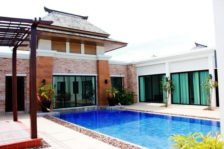 3 Bedroom Villa for Sale in Thep Krasatti, Phuket