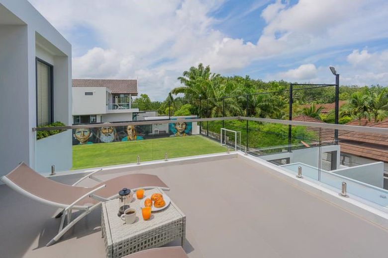 5 Bedroom Modern Pool Villa for Sale in Choeng Thale, Phuket