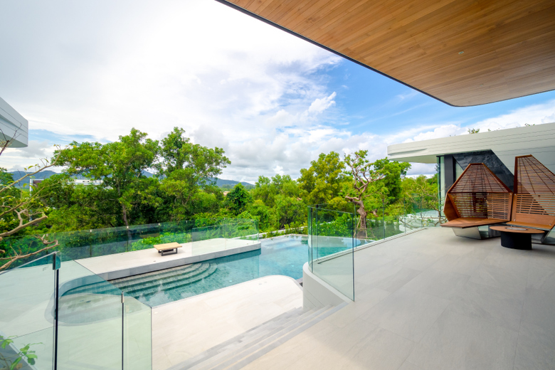 5 Bedroom Modern Pool Villa for Sale in Choeng Thale, Phuket