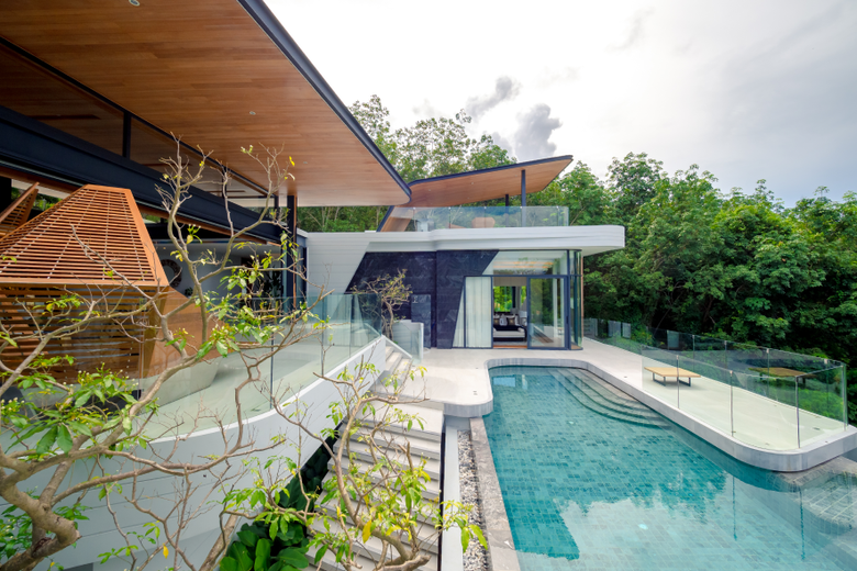 5 Bedroom Modern Pool Villa for Sale in Choeng Thale, Phuket