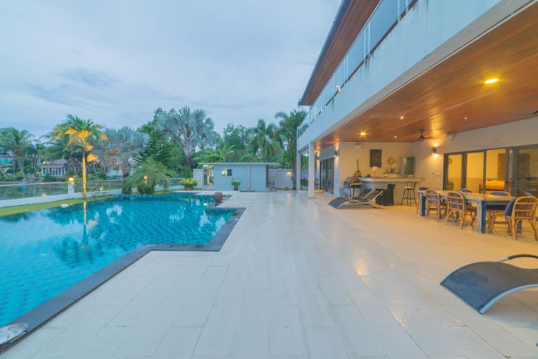 5 Bedroom Waterfront Villa for Sale in 88 in Chalong, Phuket