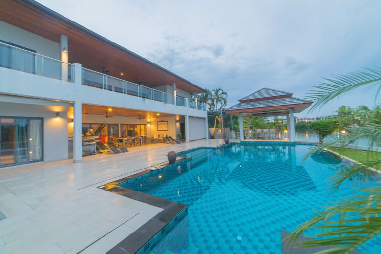 5 Bedroom Waterfront Villa for Sale in 88 in Chalong, Phuket