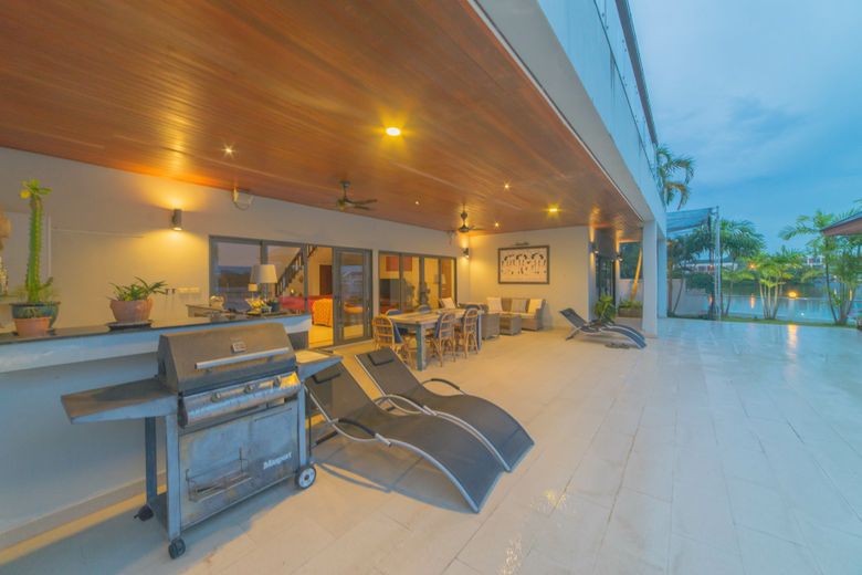 5 Bedroom Waterfront Villa for Sale in 88 in Chalong, Phuket