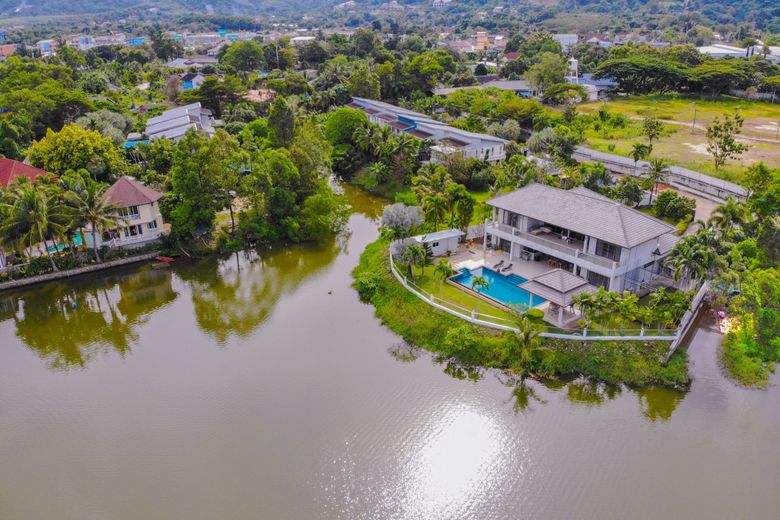 5 Bedroom Waterfront Villa for Sale in 88 in Chalong, Phuket