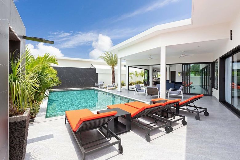 4 Bedroom Modern Villa for Sale in Rawai, Phuket