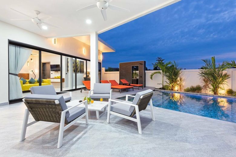 4 Bedroom Modern Villa for Sale in Rawai, Phuket