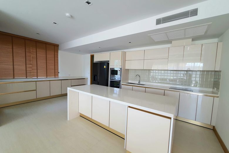 4 Bedroom Villa for Sale in Choeng Thale, Phuket