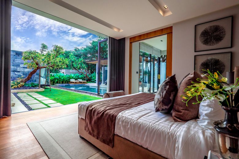 4 Bedroom Modern Pool Villa for Sale in Thep Krasatti, Phuket