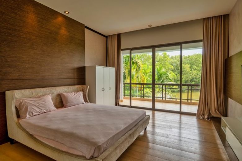 5 Bedroom Villa for Sale in Choeng Thale, Phuket