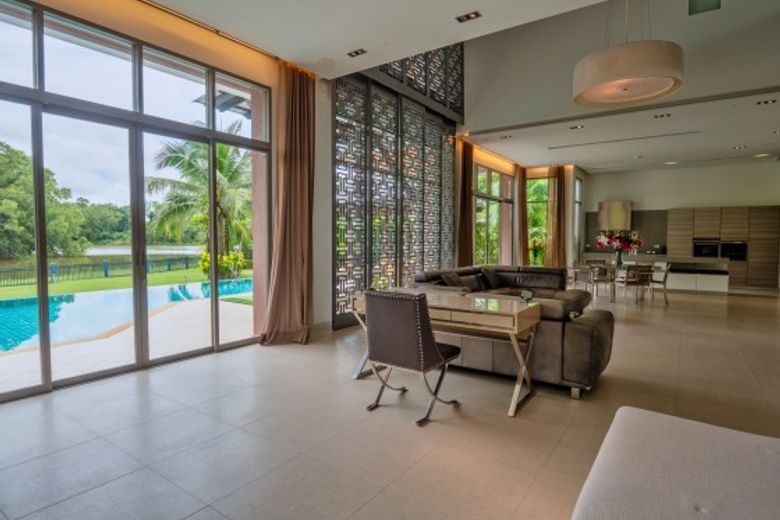 5 Bedroom Villa for Sale in Choeng Thale, Phuket