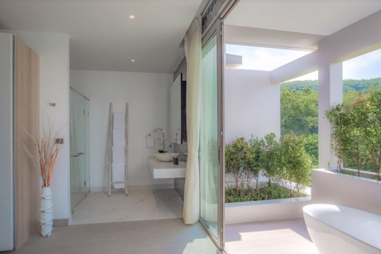 3 Bedroom Villa for Sale in Choeng Thale, Phuket