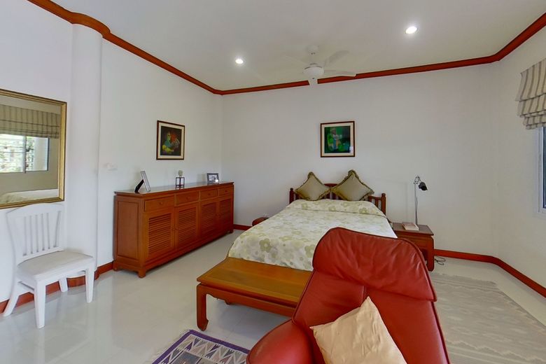 4 Bedroom Tropical Villa for Sale in Choeng Thale, Phuket