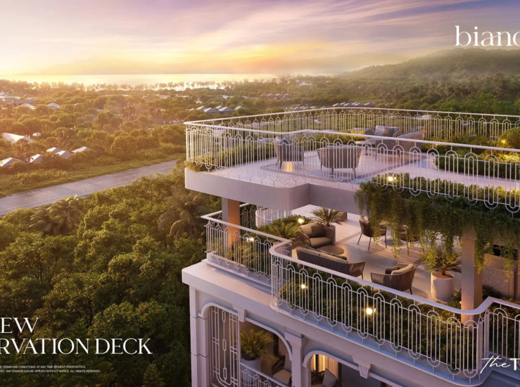 Biancana Surin, Phuket: Rooftop seaview deck
